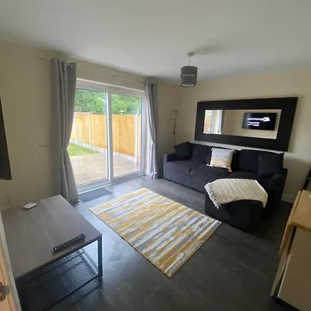 Lovely 1-Bedroom Apartment With Garden And Parking Stone  Exterior photo
